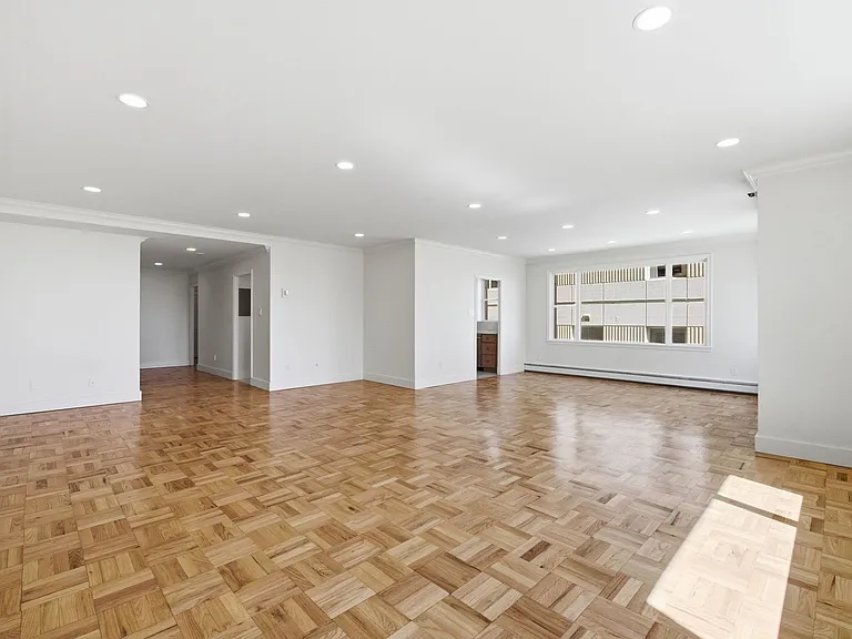 1310 Jones Street — Photo 105