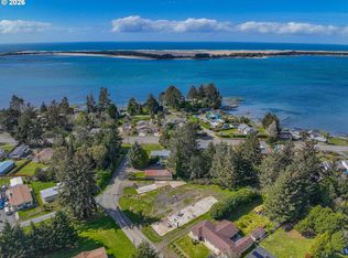 90849 Robertson Ln, Coos Bay, OR