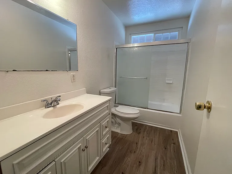 913 Banyan Dr — Photo 8