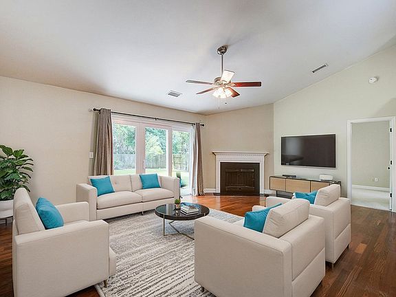 Virtual Staging Cloud - 7069-Windmill-Creek-rd_09052025