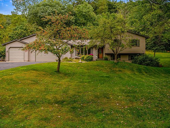 2nd image of N5906 Park Dr