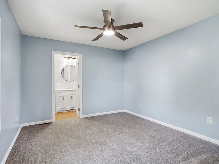 720 Hurd Ave — Photo 8