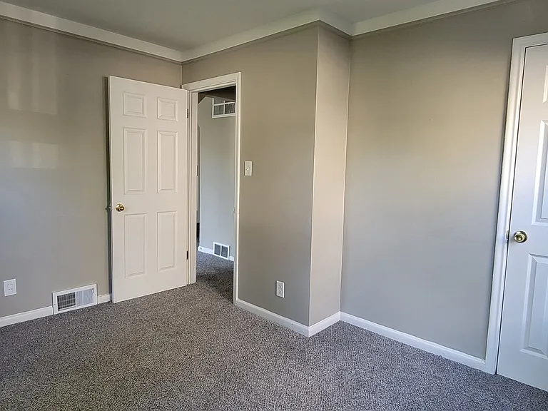20462 Kingsville St — Photo 4