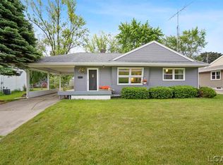 404 Seneca St, Tecumseh, MI 49286