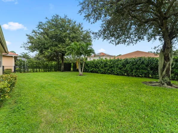 6818 Osage Circle, Greenacres, FL 33413