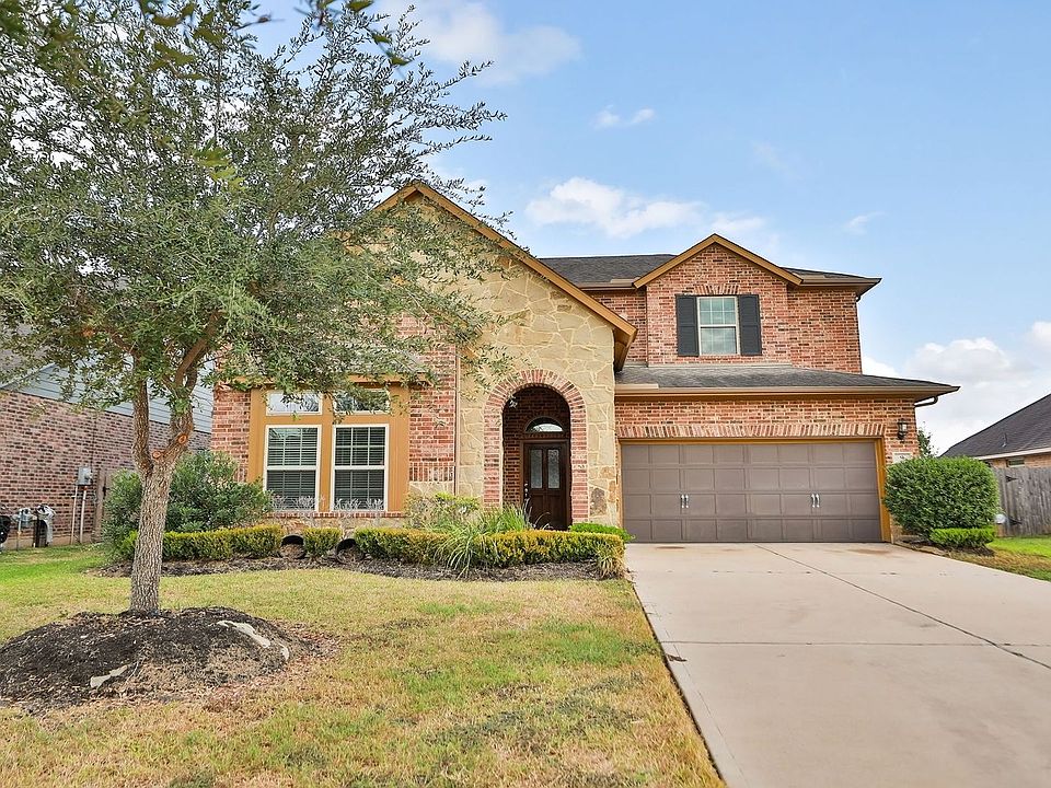 1st image of 9 Fountain Bend Ln