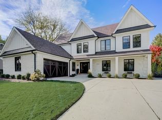 2046 Chatham Dr, Wheaton, IL