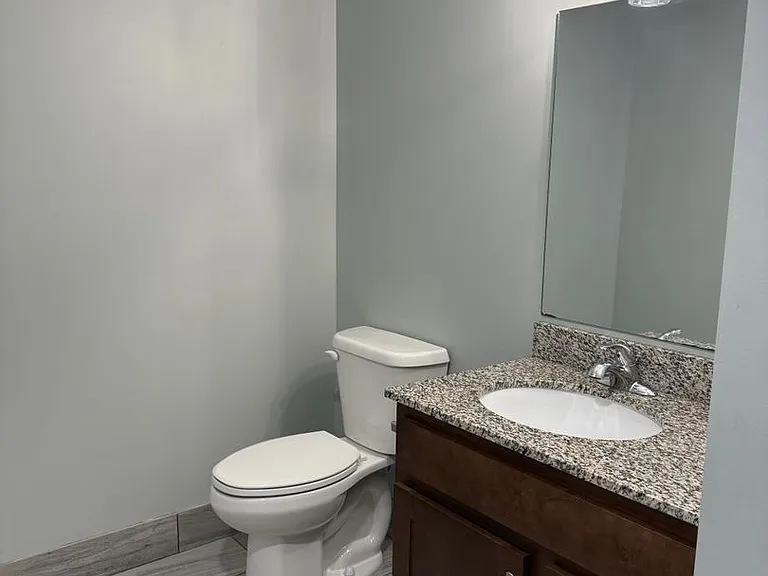 Oak Knitting Mill Apartments Franklin Square Available — Photo 25
