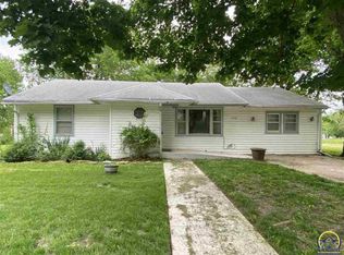 206 Locust St, Eskridge, KS 66423