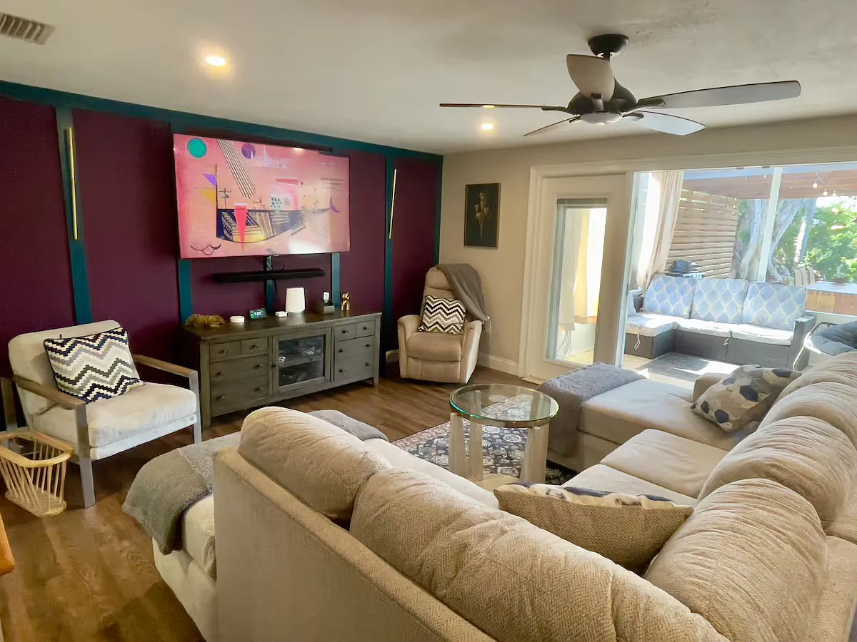 3 bed, 1952 sqft, $4,000 — Photo 2