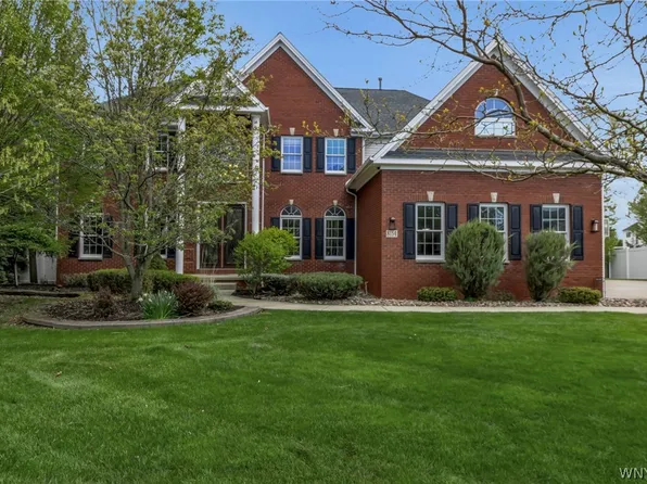 8154 Golden Oak Cir, Williamsville, NY 14221
