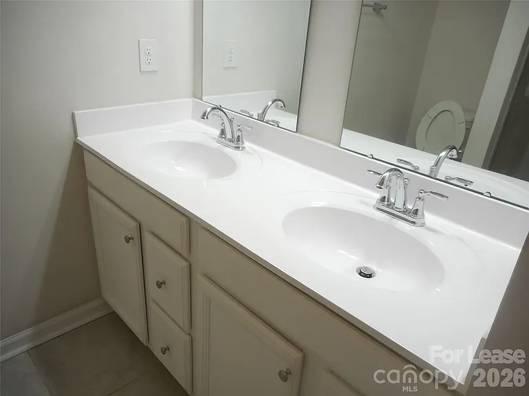 2105 Autumn Olive Ln — Photo 10