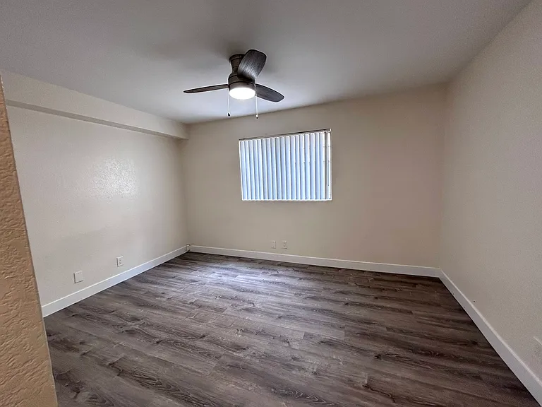 4070 Marlborough Ave #3 — Photo 8
