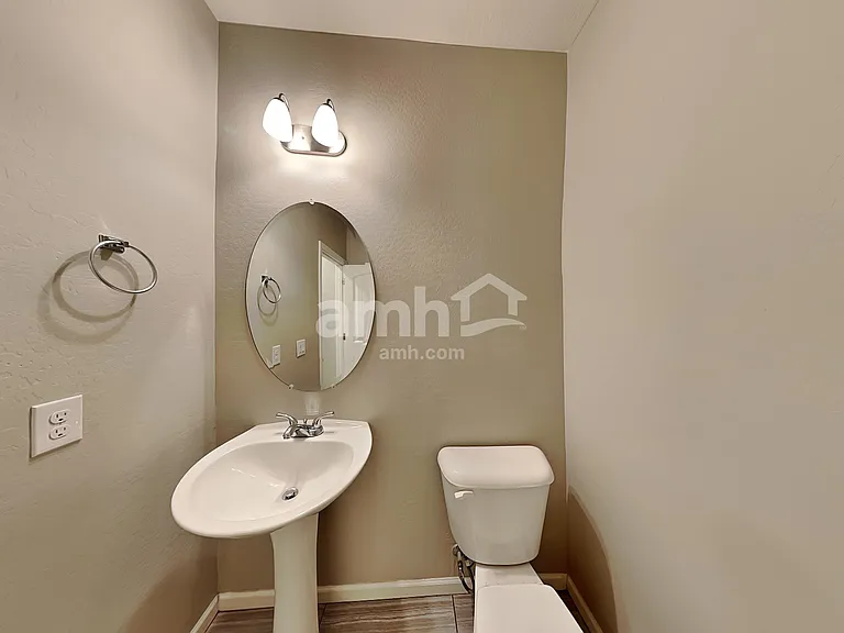 20769 W Thomas Rd — Photo 7