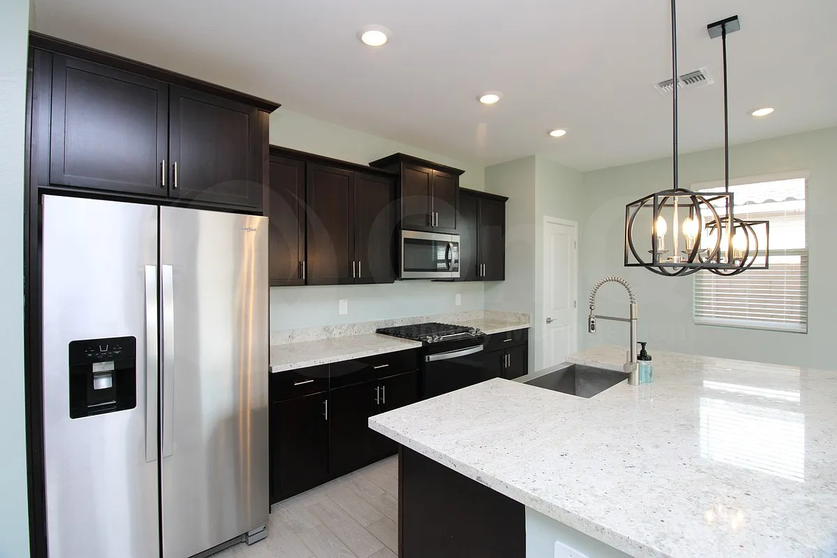 3 bed, 2.0 bath, 1527 sqft, $1,799 — Photo 4