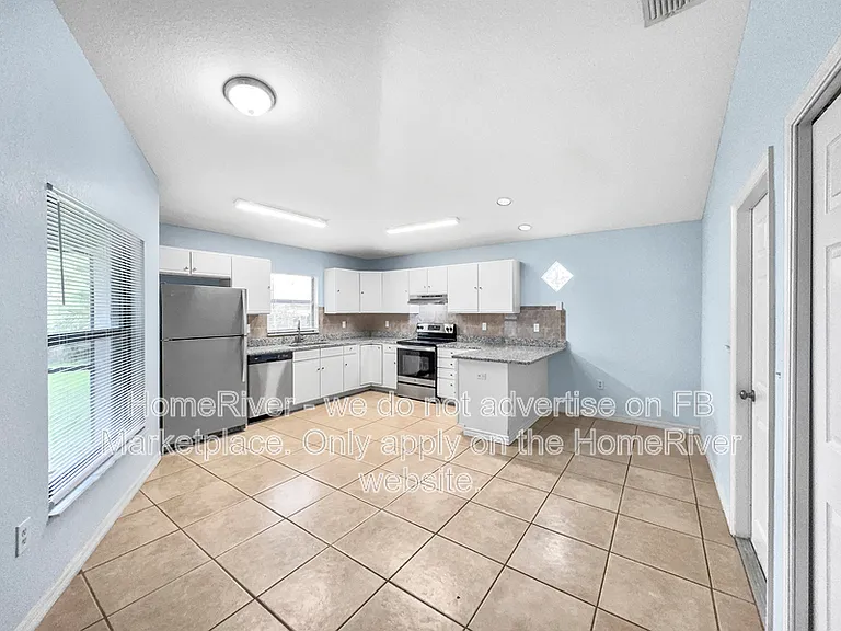 544 Flamingo Dr — Photo 6