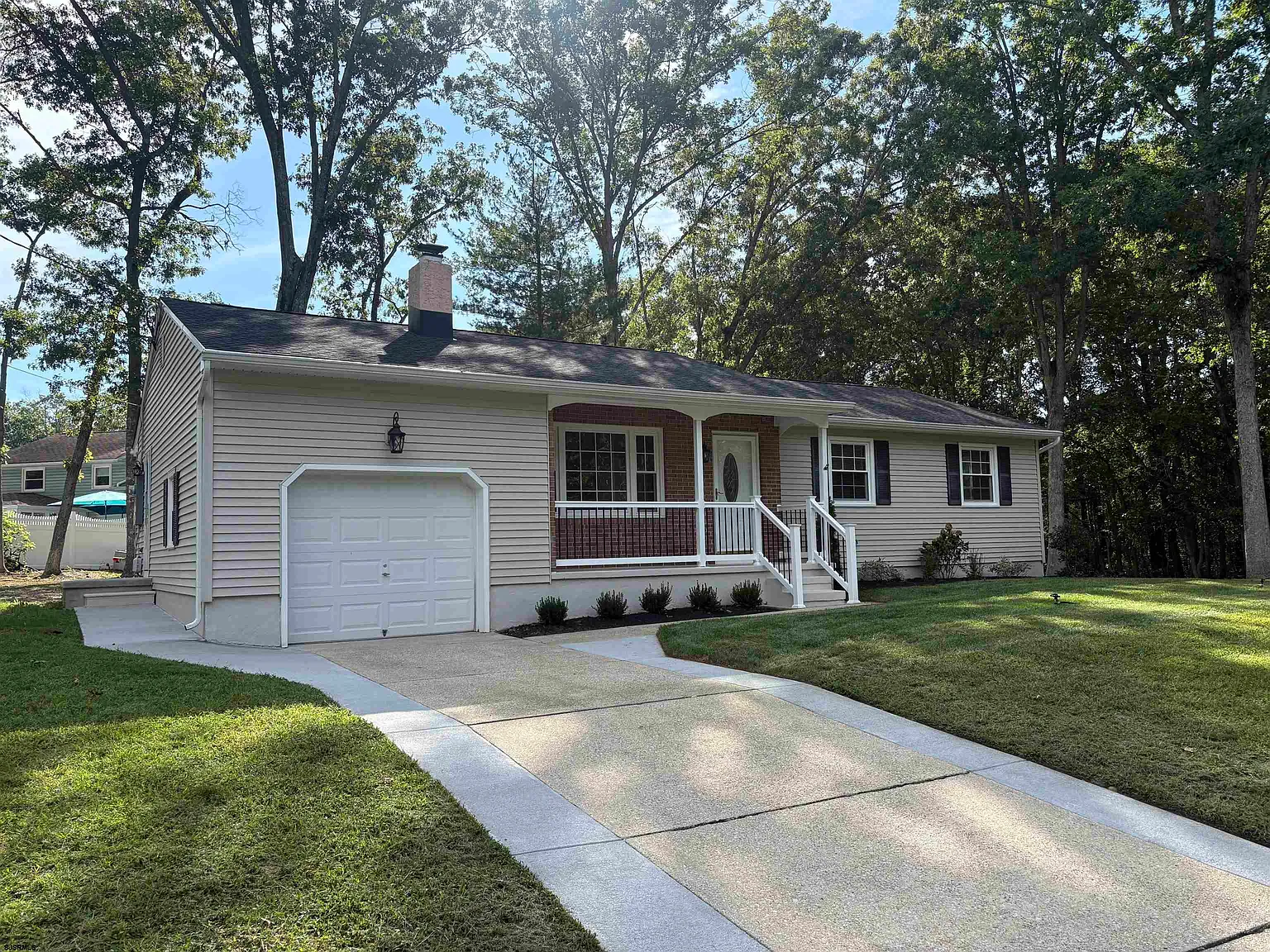 3 bed, 1.0 bath, $2,490 — Photo 1