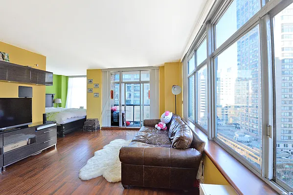 Rented by Peter Ashe | media 18