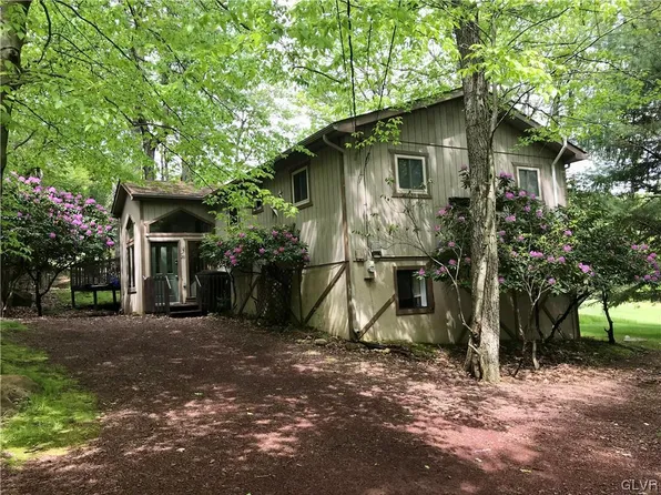 20 Mountain Ash Rd, Lake Harmony, PA 18624
