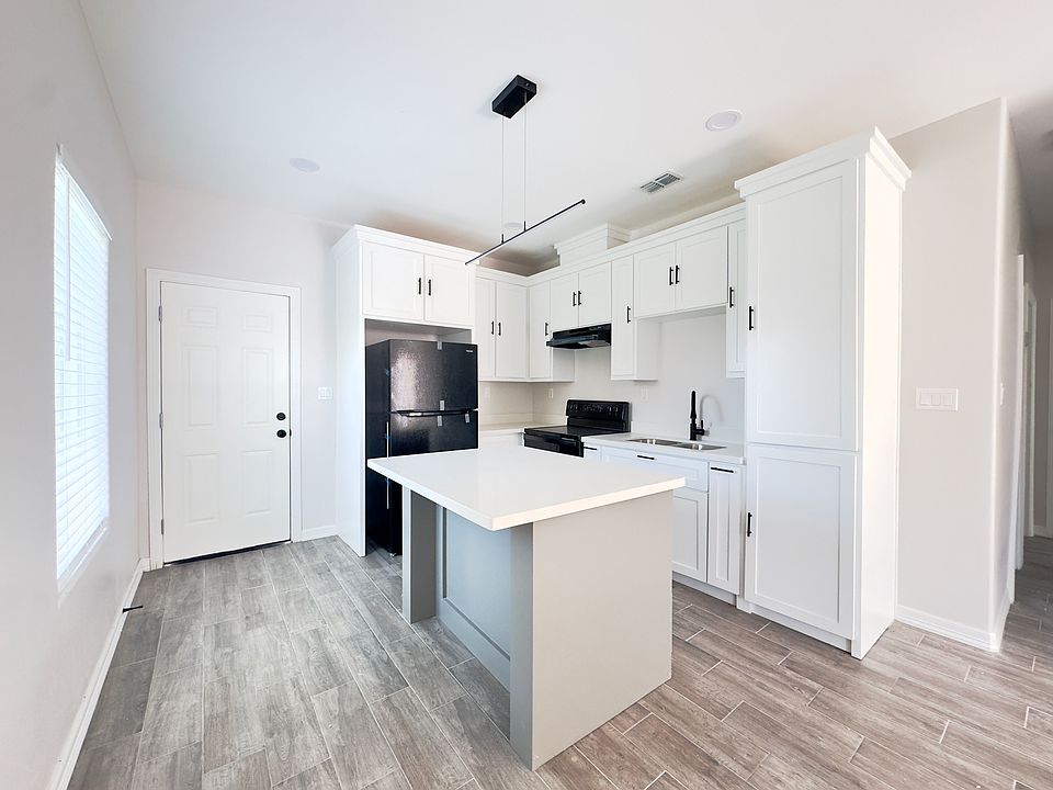 1st image of 1009 W Mahala Ave Unit 3