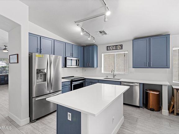 3rd image of 1653 E DIEGO Drive