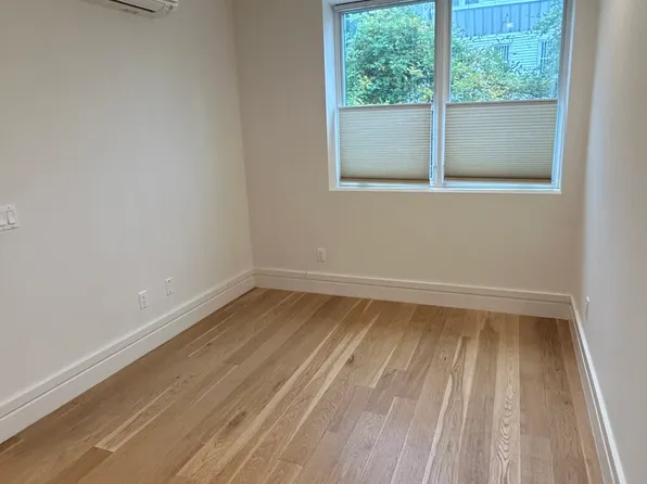 1060 Jefferson Avenue image 7 of 10