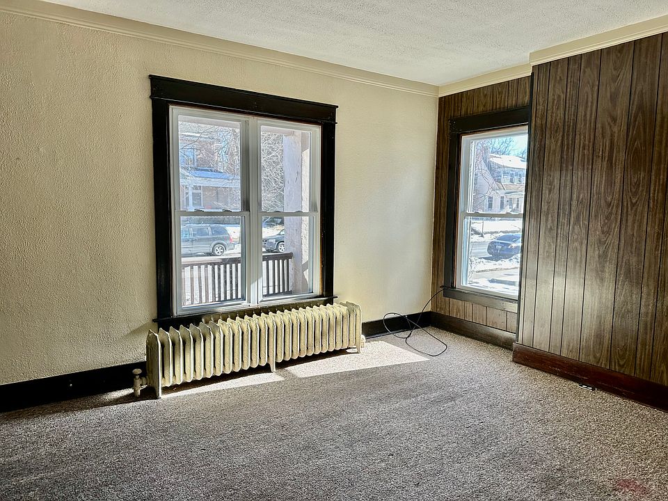 1st image of 218 S 6th St