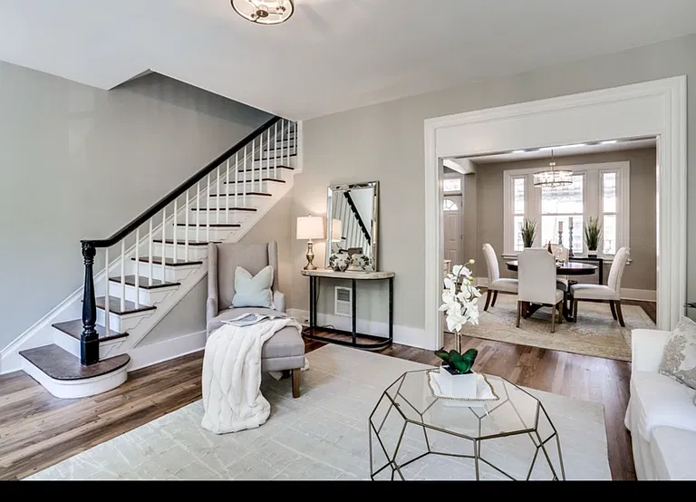 220 Adams St NE — Photo 4