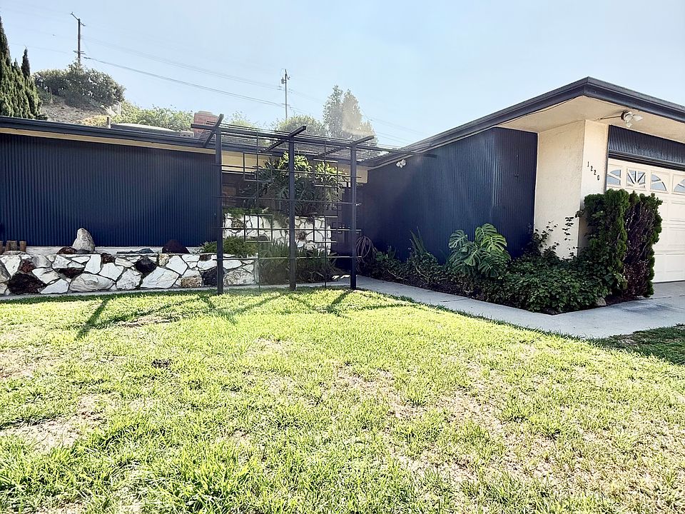 1st image of 1220 Crest Vista Dr