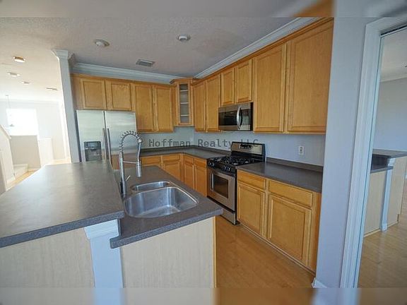 5th image of 3035 Pointeview Dr