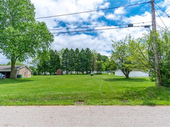 Groveland Ave SW, Navarre, OH 44662