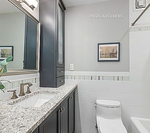 4th image of 245 E 93rd St APT 27E