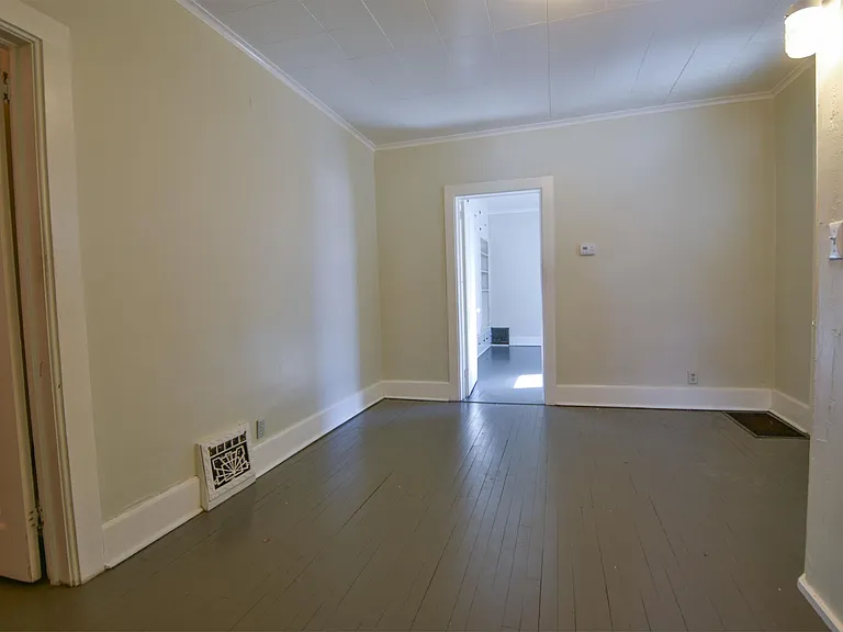 127B Woodlawn Ave — Photo 5