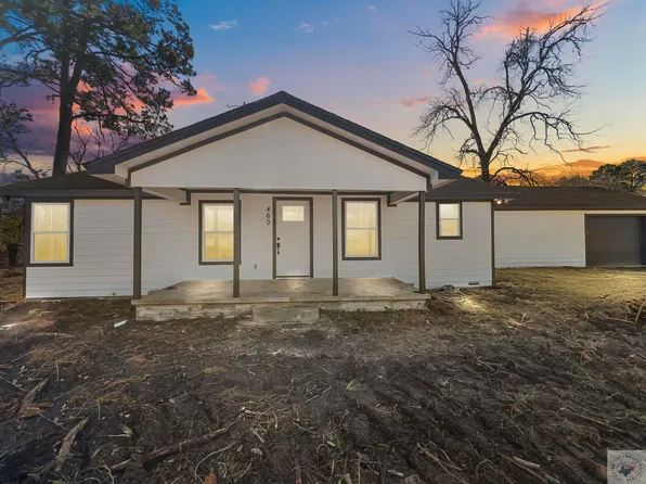 460 E Fannin St, De Kalb, TX 75559