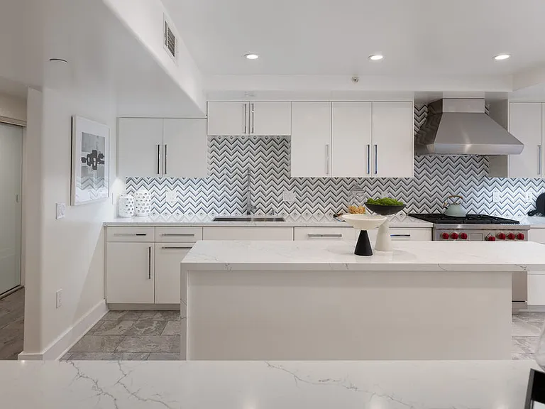 155 N Hamilton Dr #102 — Photo 16