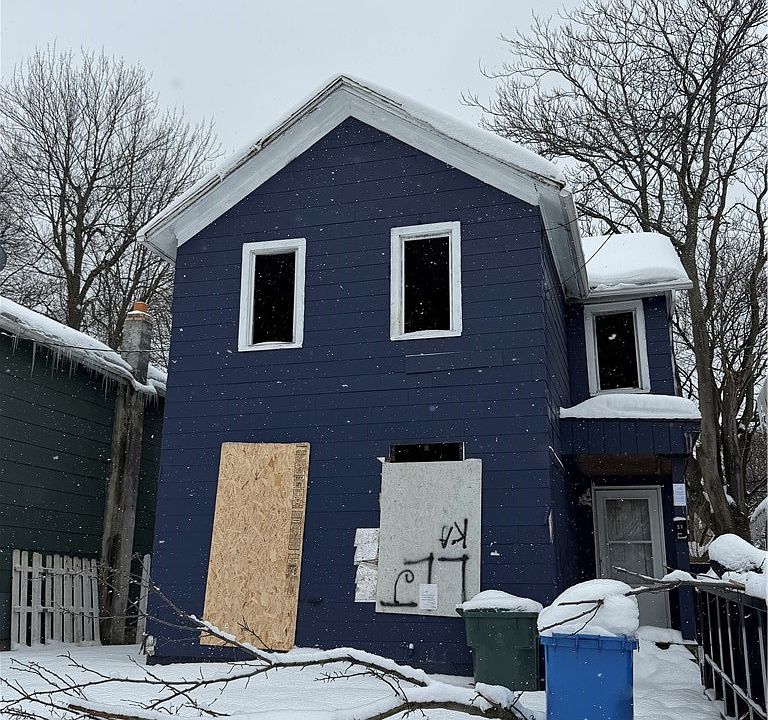 1st image of 21 Gladstone St