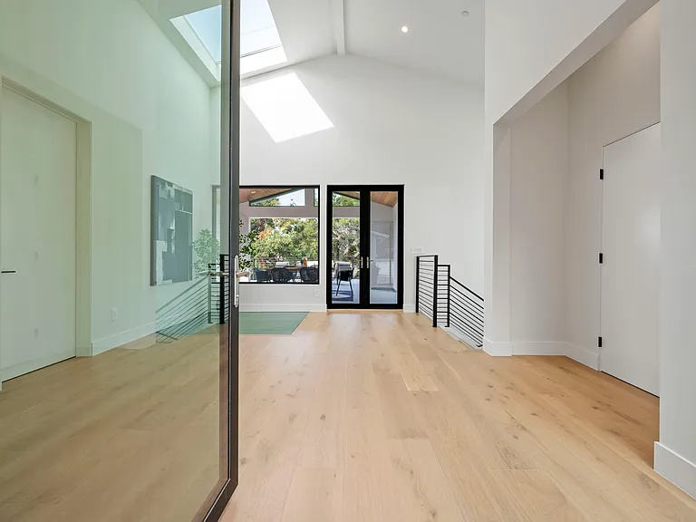 5883 Margarido Dr — Photo 3