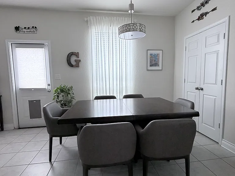 7805 Sycamore Hls — Photo 2
