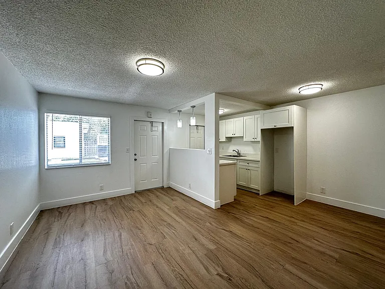 2331 Arthur St #5 — Photo 3