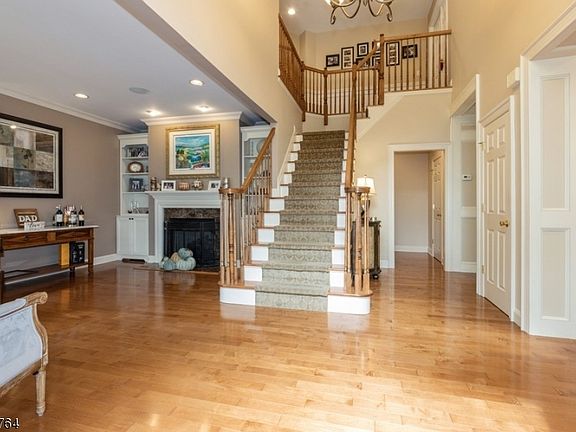 3rd image of 7 Cheryl Ln