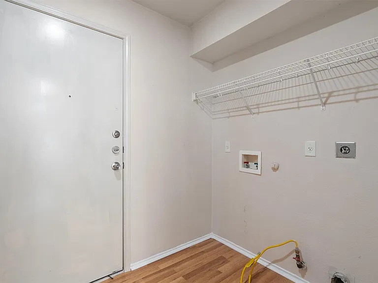 2516 Socorro Bnd — Photo 10
