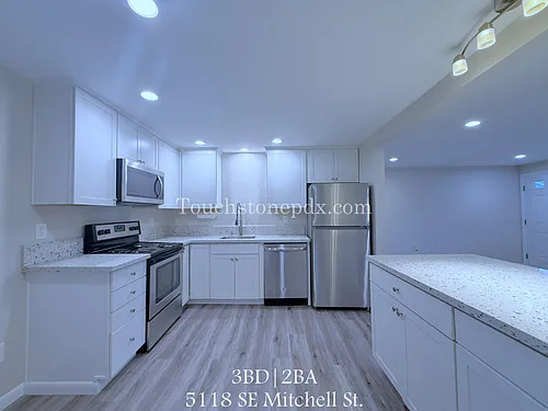 5116 SE Mitchell St Photo 1