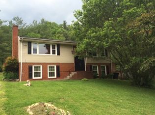 7120 Pippin Ln, Roanoke, VA 24018