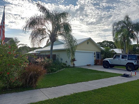 6835 SE Raintree ave