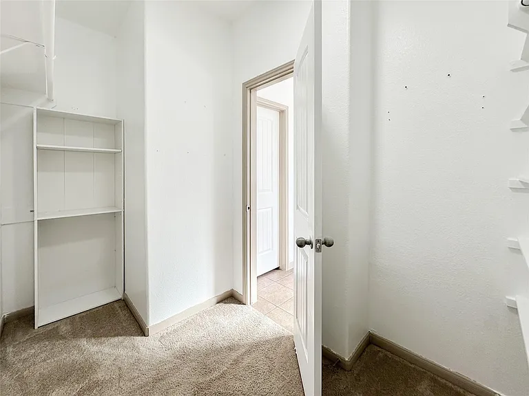20319 Little Wing Dr — Photo 35