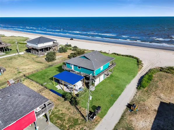 986 Dolly St, Gilchrist, TX 77617