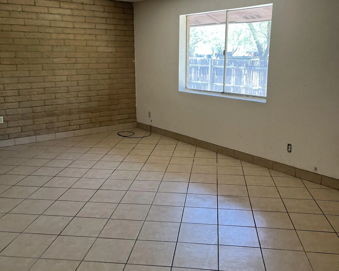 2 bed, 1.0 bath, 860 sqft, $1,250 — Photo 3