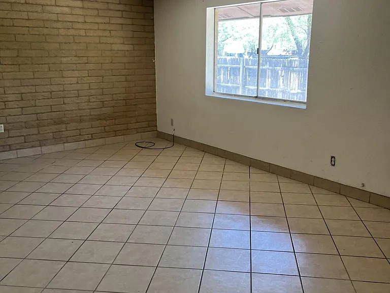 51 E Mills Dr #B — Photo 3