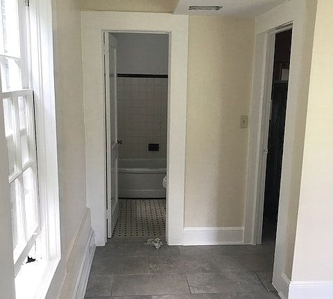 4th image of 717 E 6th Ave