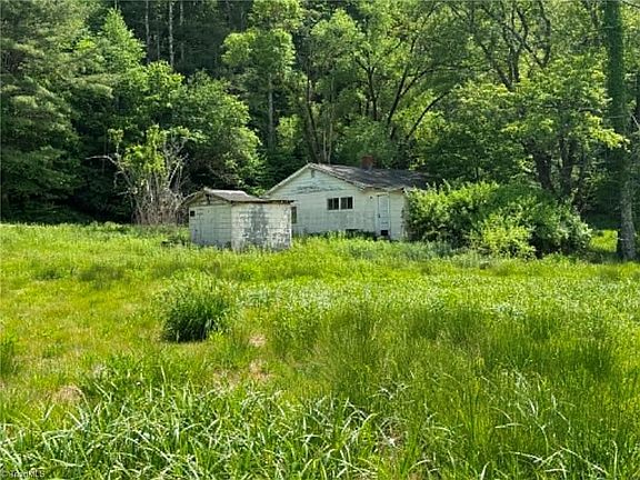 5th image of 1298 Air Bellows Gap Rd